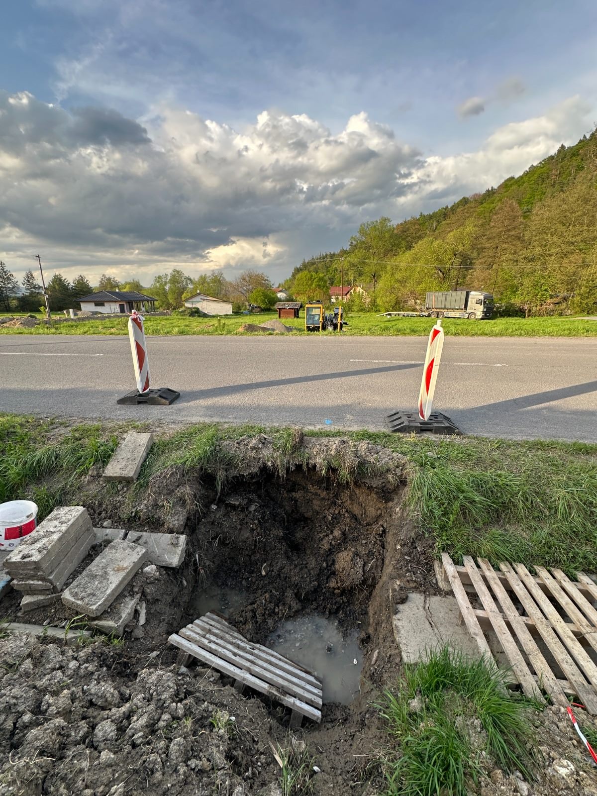 Riadený podvrt Hliník nad Hronom Riadený podvrt pre 200 mm chráničku v obci Hliník nad Hronom