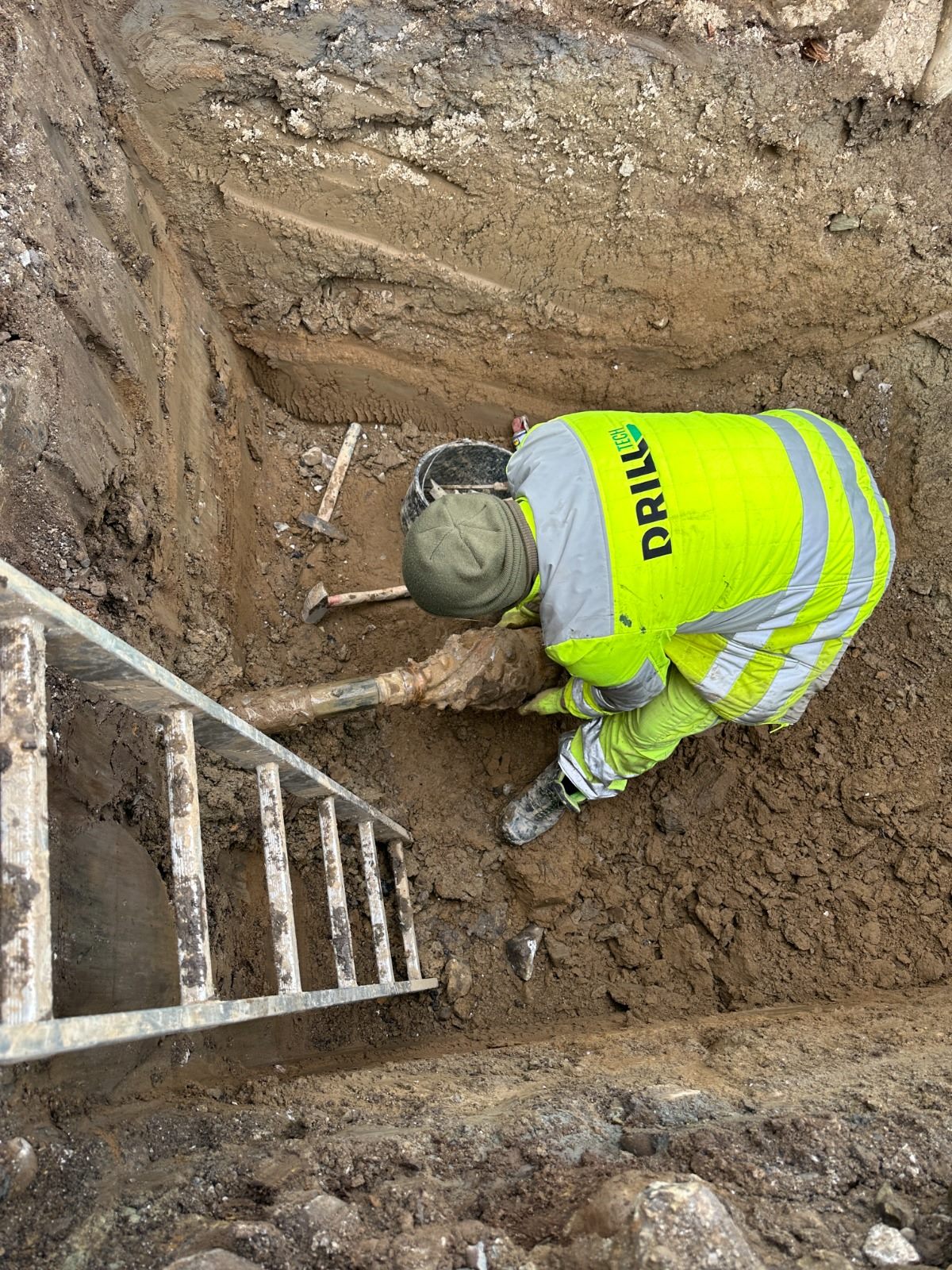Zváranie HDPE potrubí - Oščadnica Zváranie HDPE potrubí pri výstavbe vodovodu Oščadnica